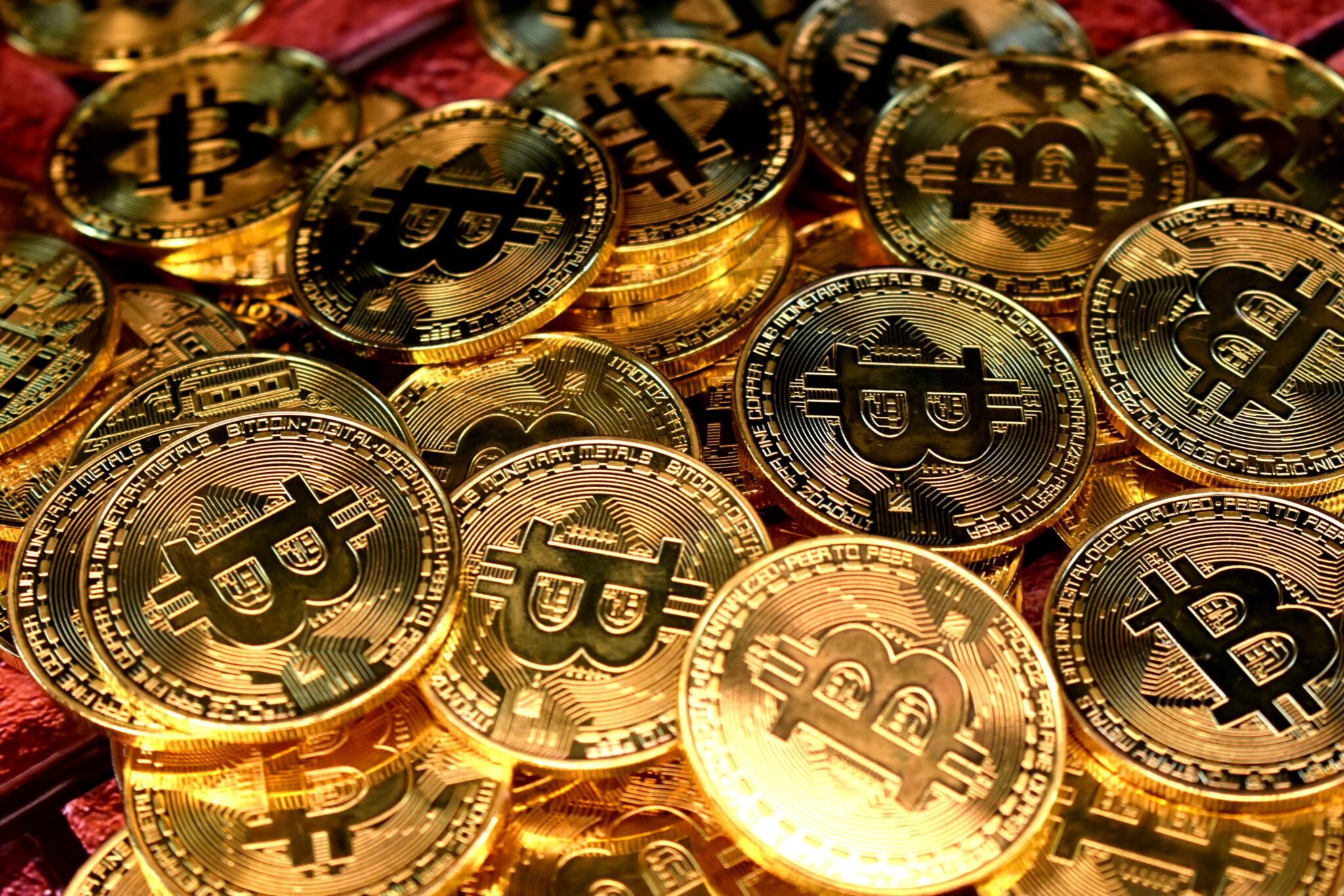 bitcoin acima de US$106 mil