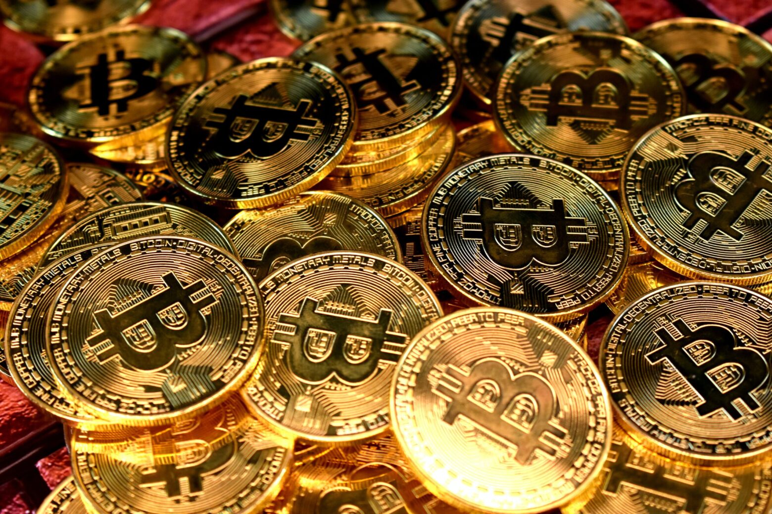 Bitcoin cai abaixo de US$ 90 mil
