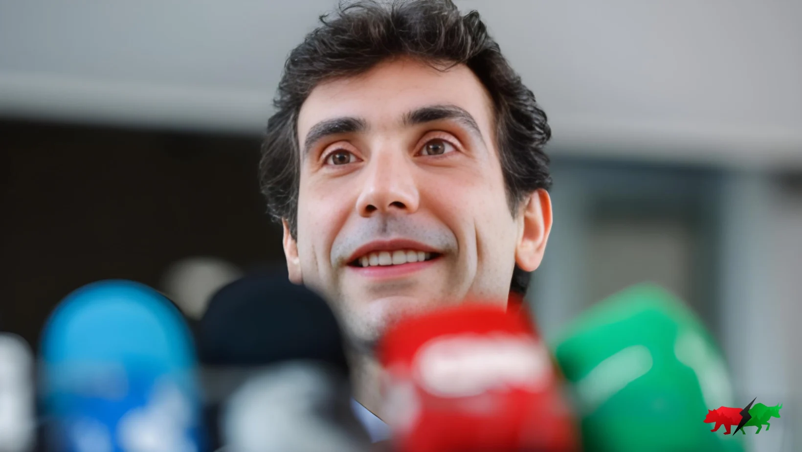 Senadora diz a Galípolo que lua de mel vai acabar