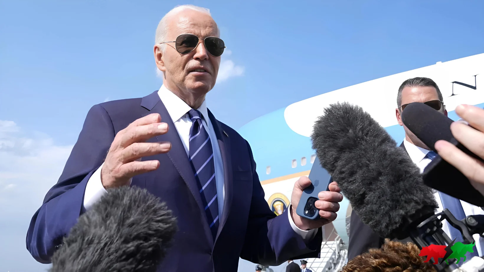 "Preços do petróleo disparam após declaração de Biden sobre possíveis ataques a petrolíferas iranianas."