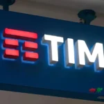 TIM aprova agrupamento e desdobramento de ações