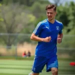 João Pedro chega ao Chelsea e pode estrear contra Palmeiras no Mundial